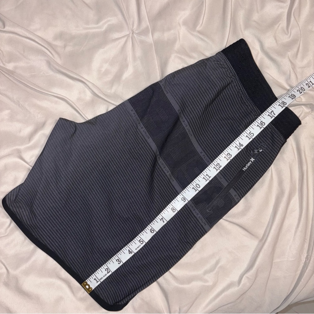 Hurley Men's Black and Gray Striped Board Shorts - Picture 12 of 12